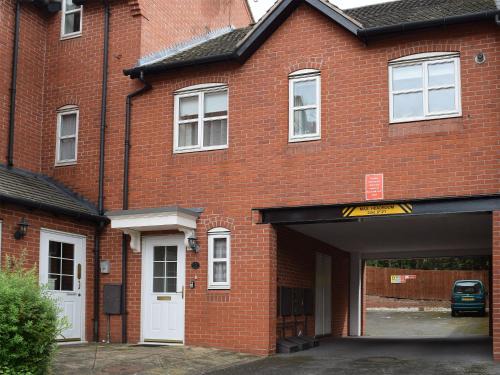 Frampton on Severn House | Bards Well
