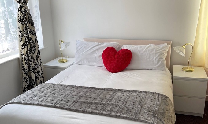 Thames House | 🌟 Barking/Dagenham/Contractors& Leisure(3-10 guests)