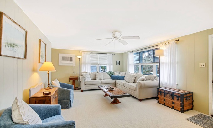 Beach Haven Cottage | Barnegat Light EASY walk to guarded ocean and bay beaches- 1st floor duplex