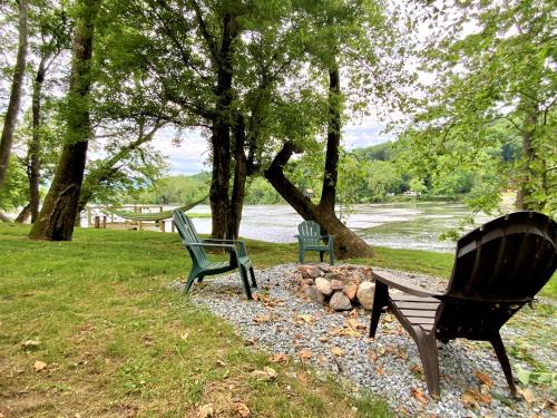 Luray House | Barney's Retreat- Rustic cabin on the river!