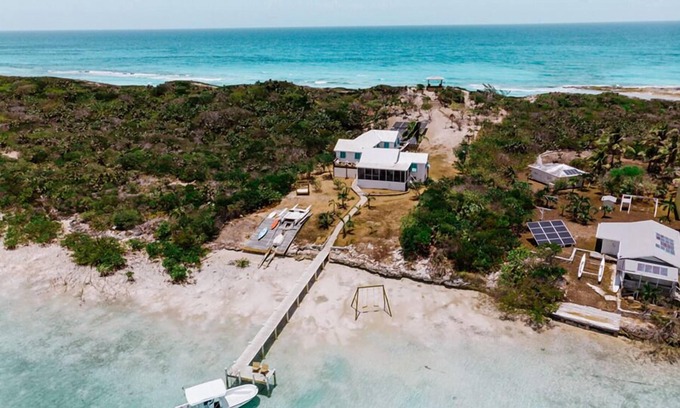 Stocking Island House | Barrier Island home with beautiful water views on both sides