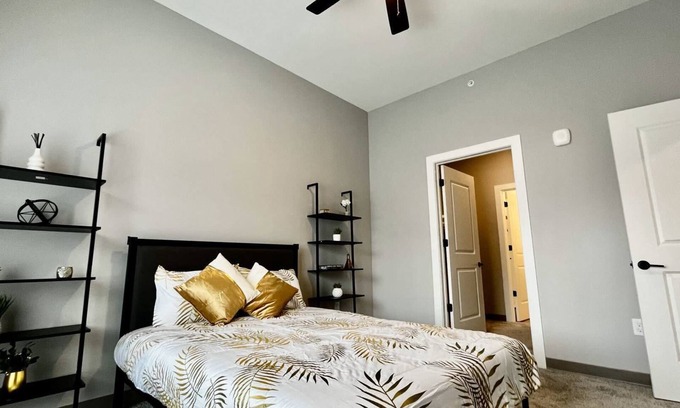 Ohio City Apartment | Barsala l Modern 2BD in Duck Island neighborhood!