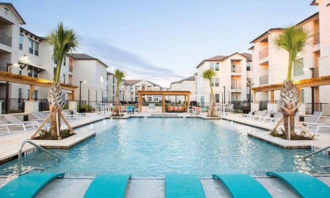 Shadow Glen Apartment | Barsala l Spacious 2BD Apartment w/ Pool Access