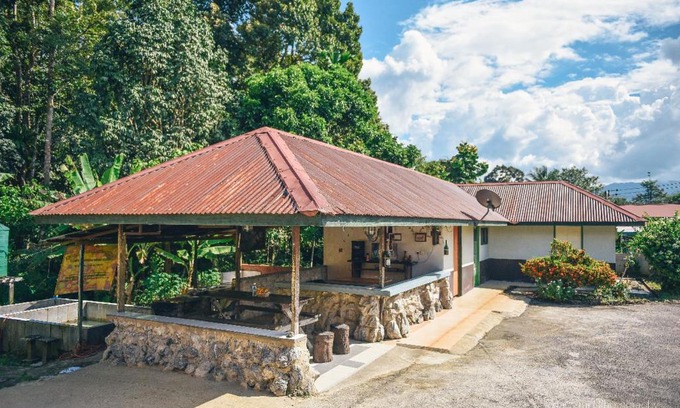 Lundu Cabin | Basari Guest House