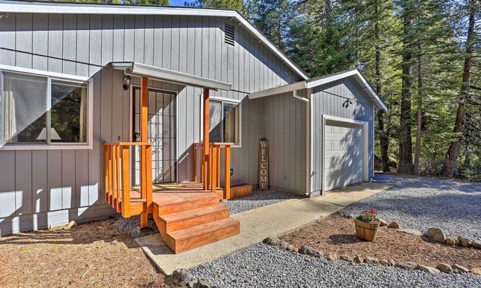 Shingletown House | Base Camp Lassen Home 13 Mi to Volcanic Nat'l Park