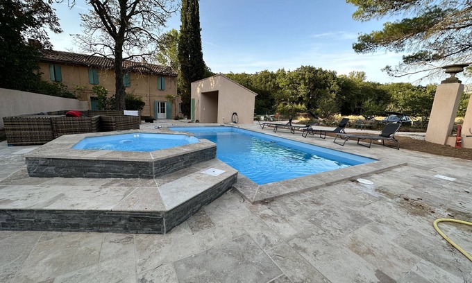 Le Tholonet House | Bastide Avec Piscine et spa vue Sainte Victoire