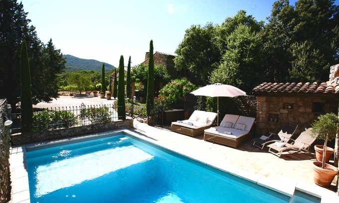 Les Brugassieres House | Bastides w/Pools A/C sleeps 12 guests on vineyards walking distance to village
