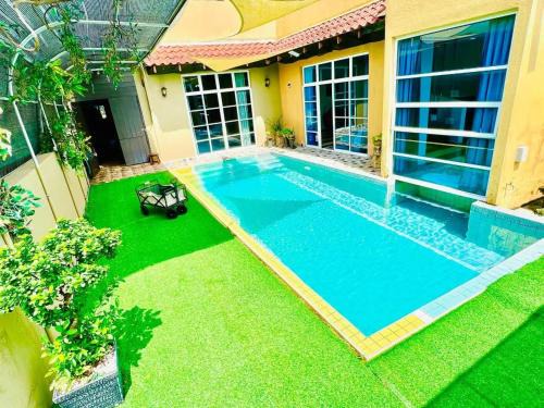 Batu Pahat House | Batu Pahat Santalia Pool Villa 4BR 1k4Q 12~16px