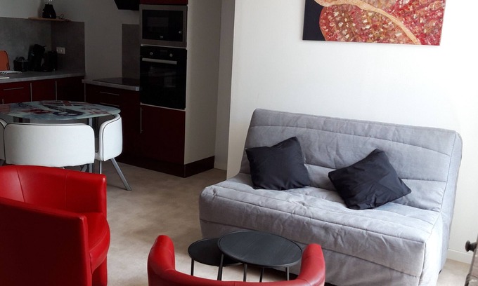 Saint-Quentin-les-Beaurepaire Apartment | Bauge In the heart of downtown Bauge, a quarter of an hour from Zoo la Flèche