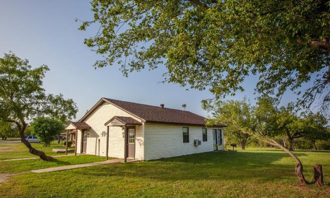 Bridgeport Resort | Bay Landing Camping Resort Deluxe Cabin 30