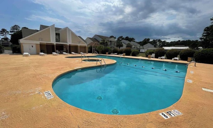 Little River Apartment | Bay Tree Great 1BR condo in Little River