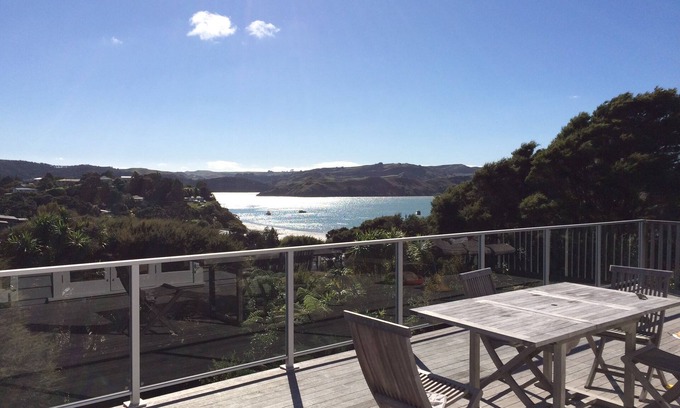 Raglan Cottage | Bay View Beach House - gorgeous seaside cottage with panoramic views over Raglan