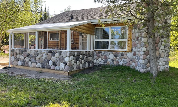 Paradise Cabin | Bay View closed 11/01 to 04/01