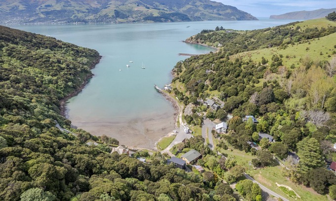 French Farm House | Bay View - Tikao Bay Holiday Home