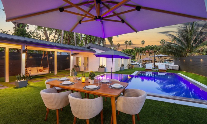 Overtown House | Bay Villa: Waterfront, Pool, Heart of Miami
