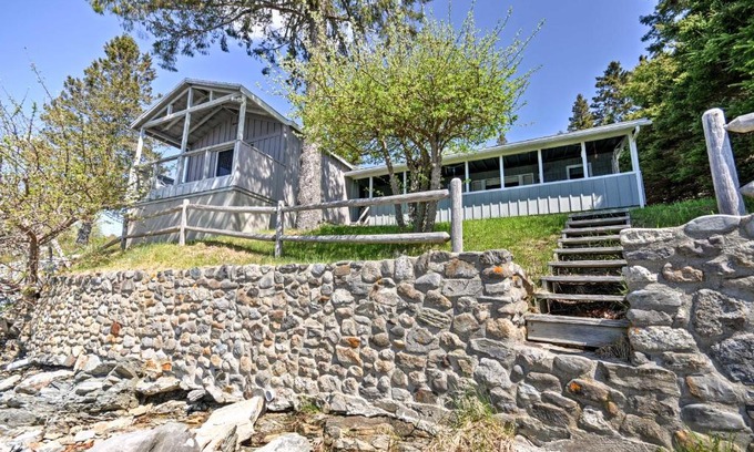 Hancock House | Bayfront Hancock Cottage with Beach Access and Views!