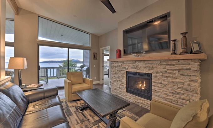 Anacortes House | Bayfront Home - Take Ferry to the San Juan Islands
