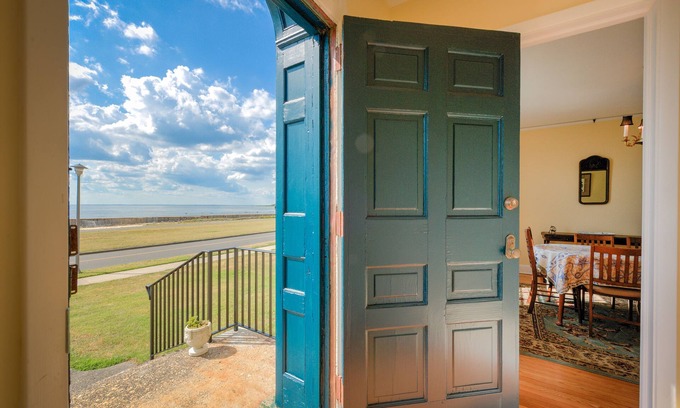 Fort Hancock House | Bayfront home with sunsets, close to beach on Sandy Hook in Fort Hancock