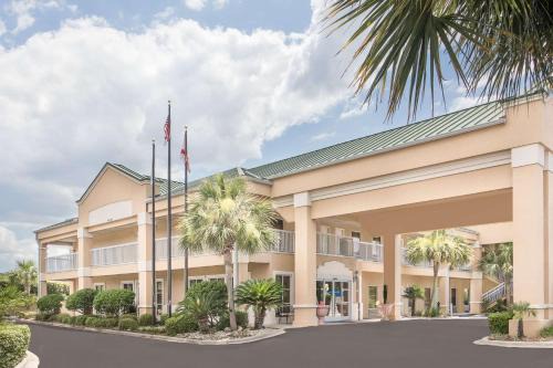 Crestview Hotel | Baymont by Wyndham Crestview