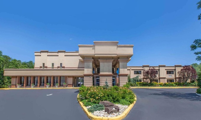 Hibernia Hotel | Baymont by Wyndham Pompton Plains/Wayne