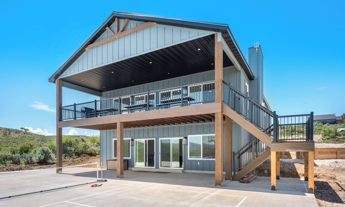 Sweetwater House | BayView Lake House | Gaga Ball Pit | Pickleball | Basketball