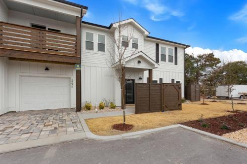 Corolla Light Villa | BCW29A Boone Docks 2 Min Walk to Beach