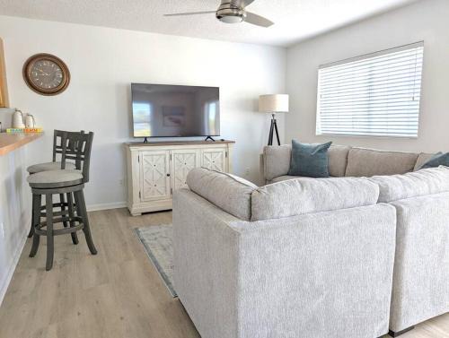 Neptune Beach Apartment | Be A Nomad - Lovely Neptune Beach 2bed, Monthly