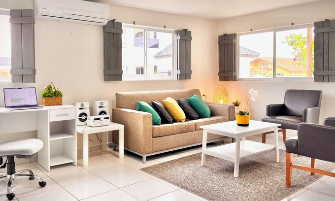 Sabana Liber House | Beach 7 min away! 2 BR, 1 BA, free parking, kitchen, workspace, hot water shower
