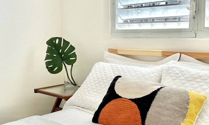 Sagrado Corazon Condo | Beach 8 min, Downtown, Walkable, Luxe