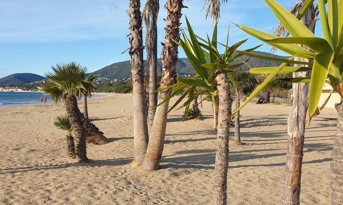 La Croix-Valmer Apartment | BEACH BETWEEN CAVALAIRE AND LA CROIX VALMER. close to SAINT TROPEZ.