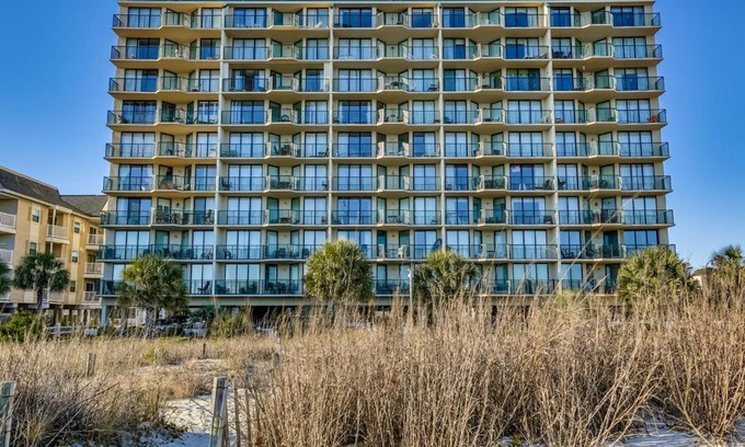 Atlantic Beach Apartment | Beach Club II 6C - Beautiful oceanfront condo with a recliner and hot tub