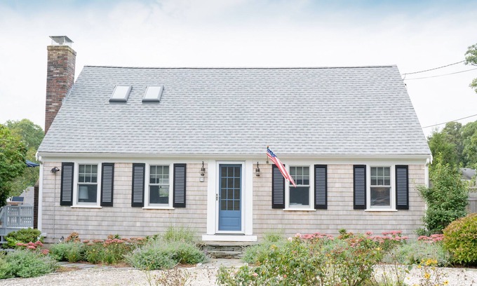 West Chatham Cottage | Beach Cottage 4BD/2BATH (2,138 sqft)