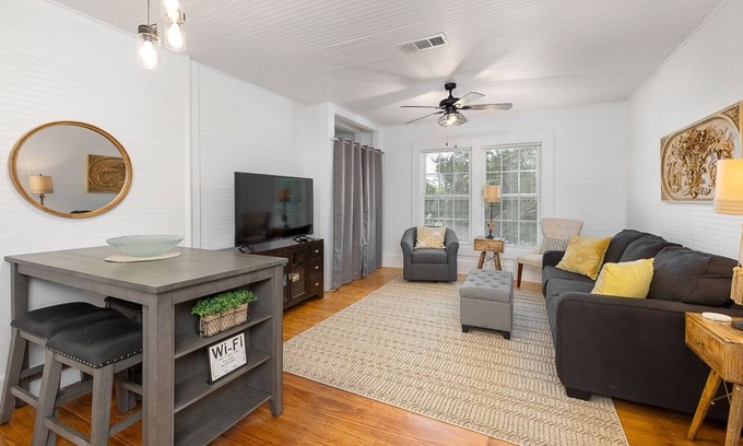Saint Simons Island Cottage | Beach Cottage with 2 king beds! One short block to beach-Walk to Pier Village!