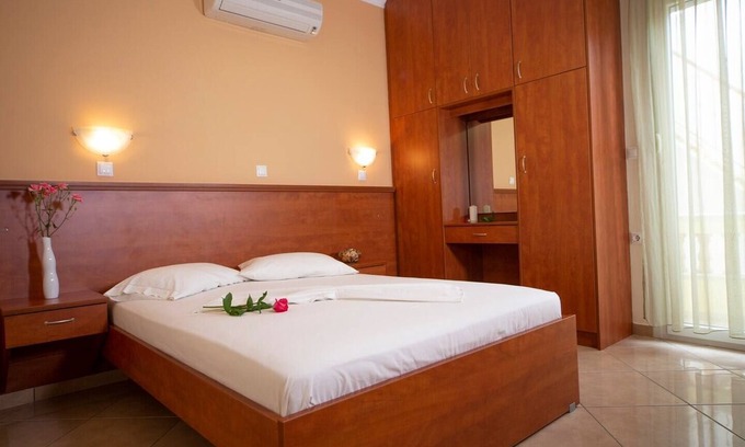 Limnos Apartment | Beach flat with garden, Jacuzzi, BBQ