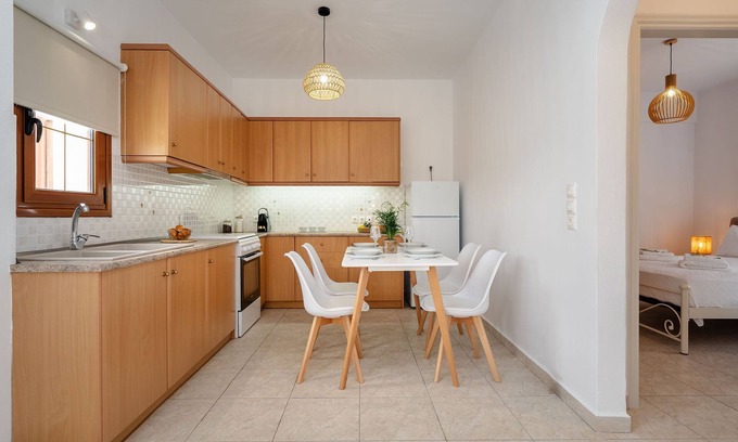 Mikri Vigla Apartment | BEACH FRONT ACCOMMODATION IN MIKRI VIGLA BEACH