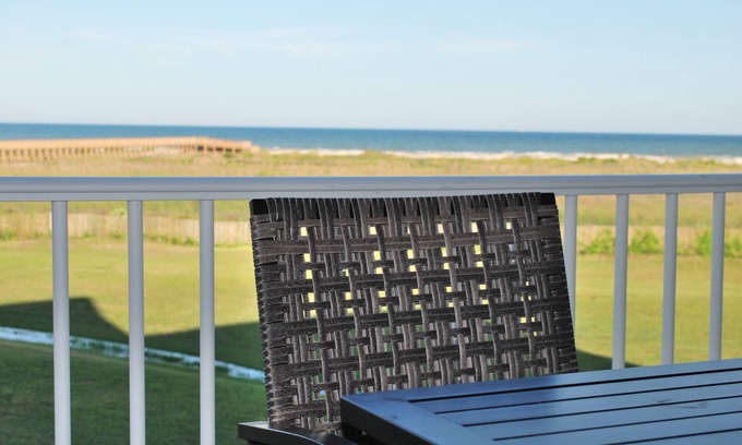 Red Fish Cove Condo | Beach front at Pointe West! Walk to the beach and all club amenities at PW!