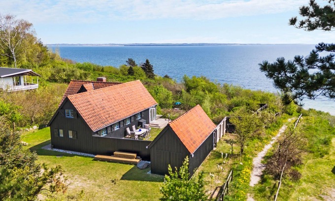 Knebel House | Beach front home in Knebel with WiFi