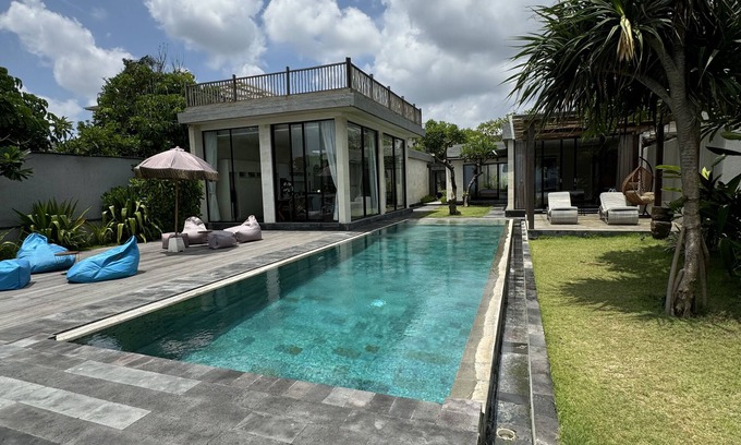 Ketewel Villa | Beach front nakula villa luxury 3 bedroom with private swimming pool & breakfast
