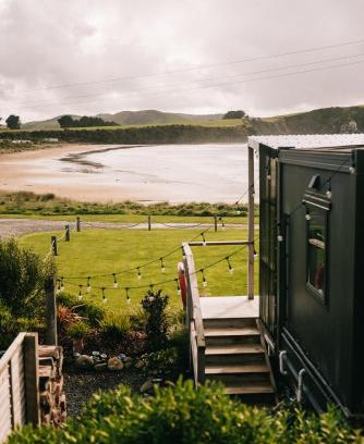 Surat Bay House | Beach Front Oasis - Catlins, Jacks Bay