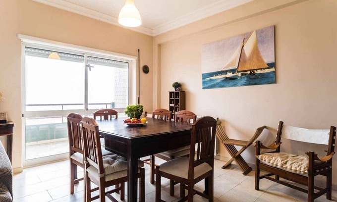 Figueira da Foz Apartment | Beach Front Spacious T3 Apartment