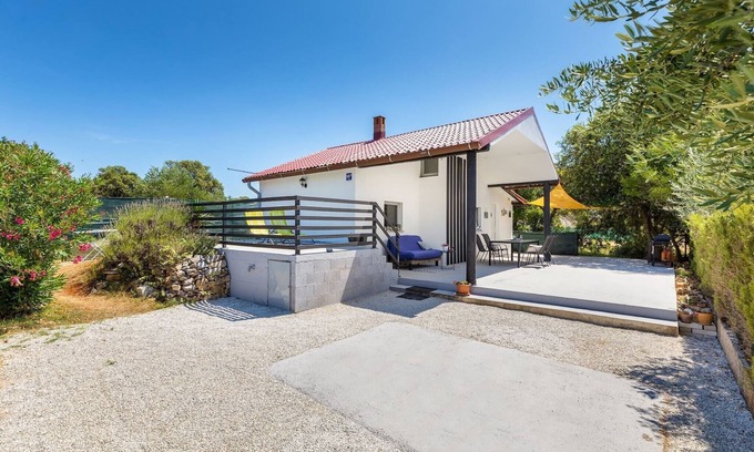 Peroj House | Beach house, 100m from the sea