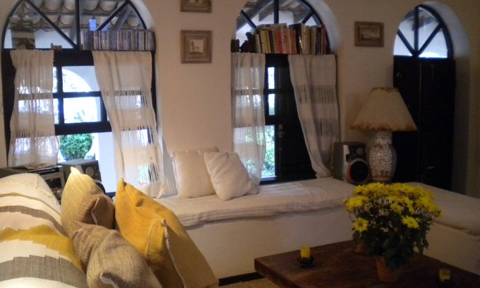 Ossos House | Beach House at Village Condo, charming, safe and 100mtrs. the beach.