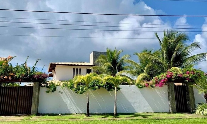 Parafuso House | Beach house in gated community!