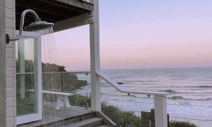 Yamba Villa | Beach House | Studio