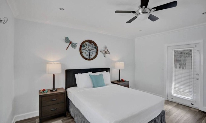 Hendricks and Venice Isles Apartment | Beach Isles: Modern 1BR Apartment in Fort Lauderdale