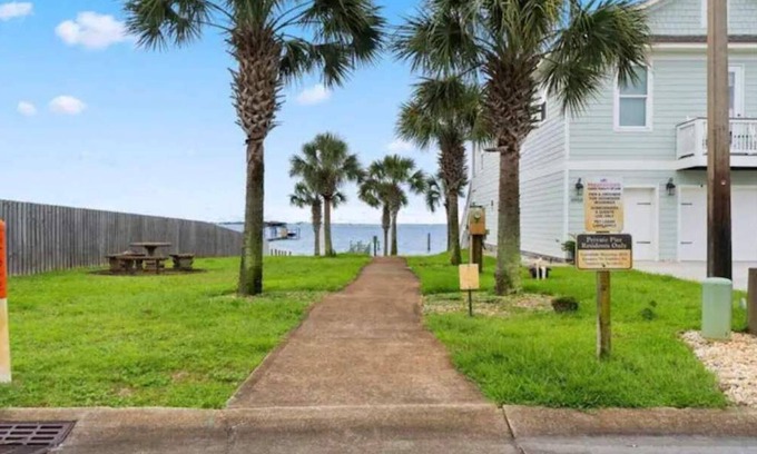 Navarre House | Beach, Kayaks, and Water Access!