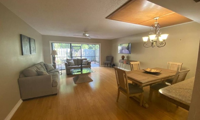 Pelican Bay House | Beach lover's paradise