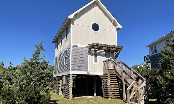 Ocracoke House | Beach Nut Bungalow: Two bedroom home in Pamlico Point