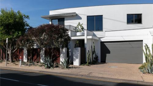 Dromana House | Beach Views