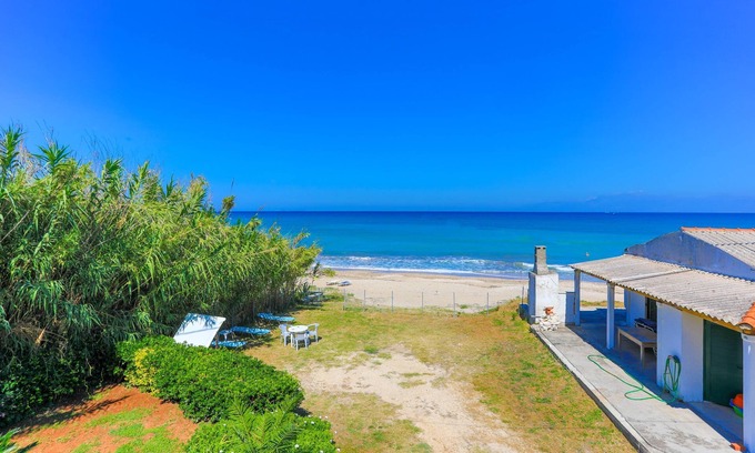 Acharavi Apartment | Beach Villa Vaso Dio: Beachfront, stunning views